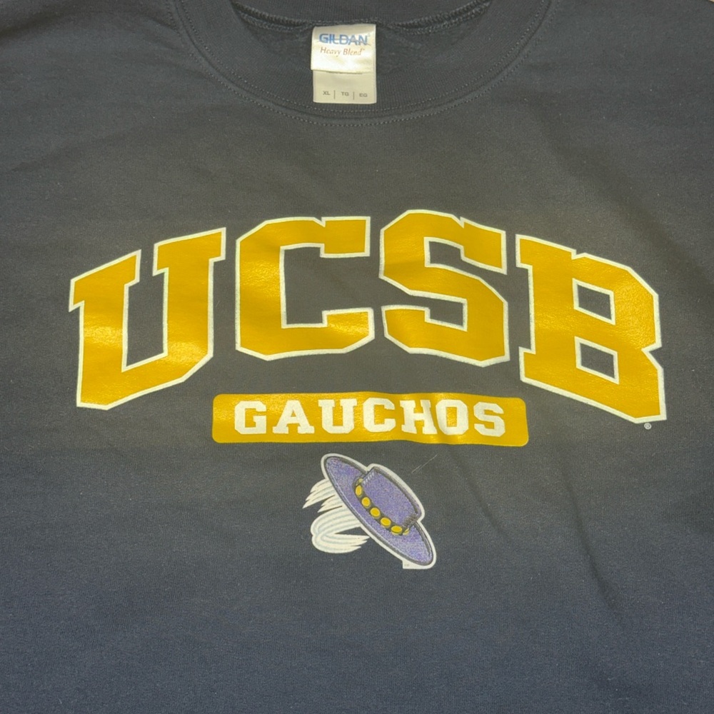 UC Santa Barbara Gauchos Crewneck - Gildan - Men’s XL - Navy Blue - GUC - Picture 3 of 7